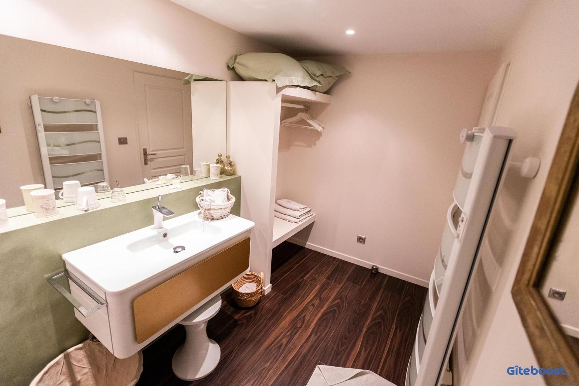 Le Val Des Sens Hotel Chatte Bagian luar foto