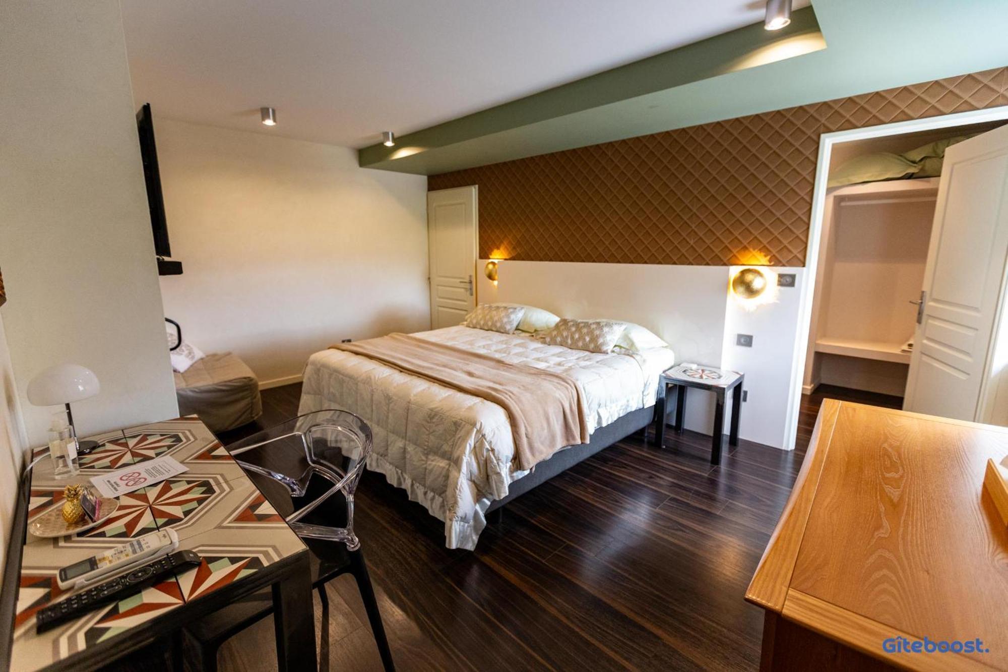 Le Val Des Sens Hotel Chatte Bagian luar foto